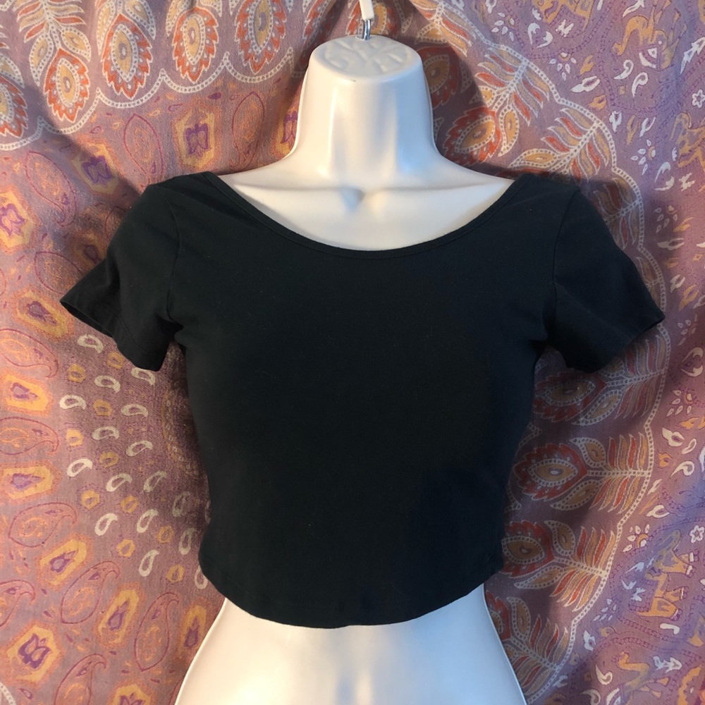 black brandy melville crop top